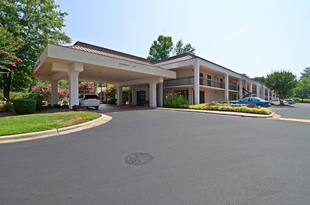 Hampton Inn Chapel Hill Eksteriør bilde